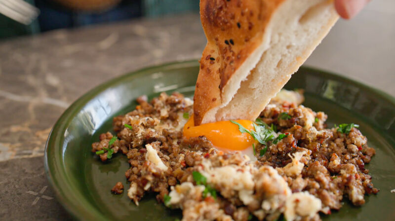 Kıymalı Yumurta Tarifi - 1