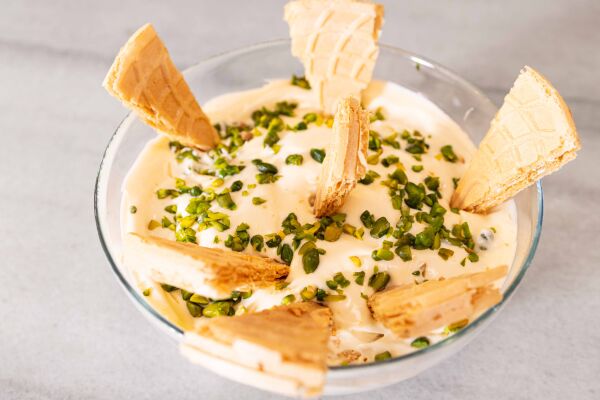 Helvalı Antep Fıstıklı Magnolia Tarifi - 