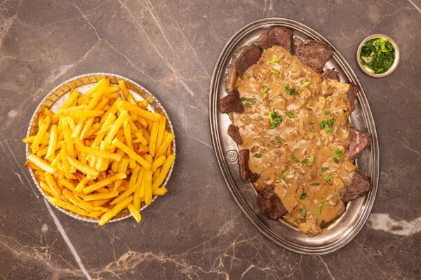 Mantarlı Kremalı Bonfile ve Çıtır Patates Kızartması Tarifi - 