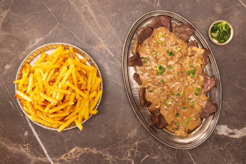 Mantarlı Kremalı Bonfile ve Çıtır Patates Kızartması Tarifi - 1