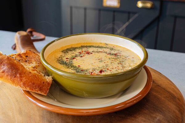 Yeşil Mercimekli Erişteli Çorba Tarifi - 